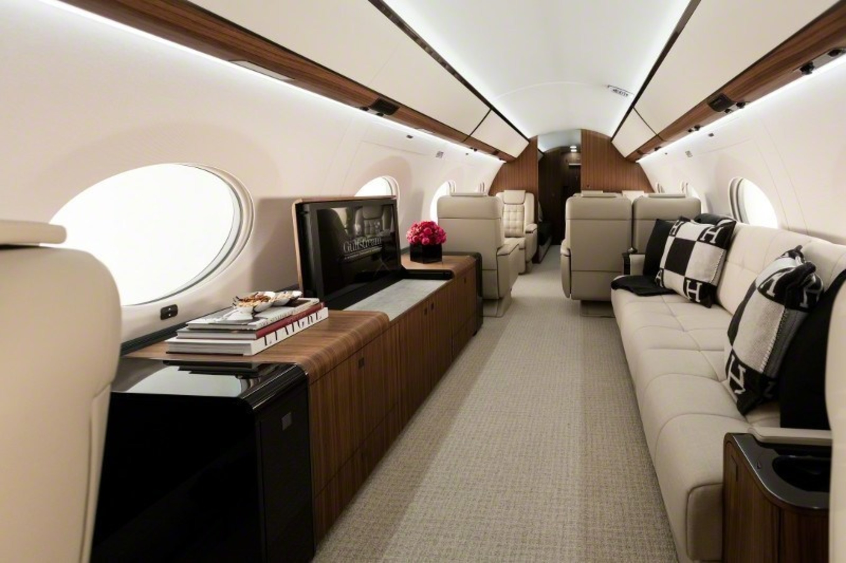 Gulfstream Aerospace Corp. is pleased to display three of its business jets at the Middle East and North Africa Business Aviation Association (MEBAA) Show Dec. 6-8 in Dubai. The static display will include the company flagship Gulfstream G650ER as well as the high-performing Gulfstream G550 and the class-leading Gulfstream G280. The four-living-area G650ER will headline Gulfstream's presence, showcasing the company's commitment to exceeding customers' expectations for customization, comfort and craftsmanship.
