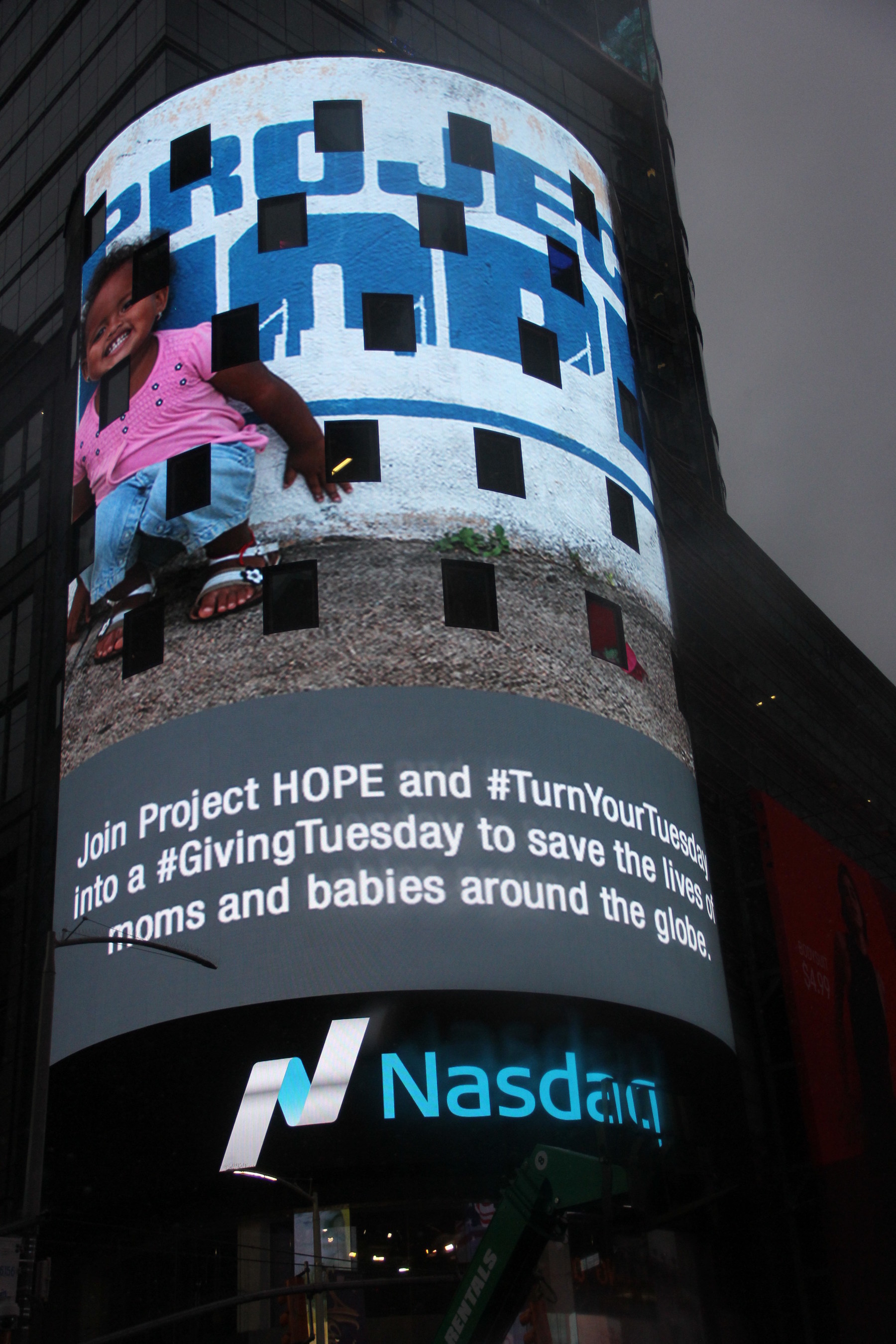 Blackbaud is takes over the Nasdaq tower at Times Square to promote what its customers are doing for #GivingTuesday. Your dollars help Project HOPE drive humanitarian assistance around the world.