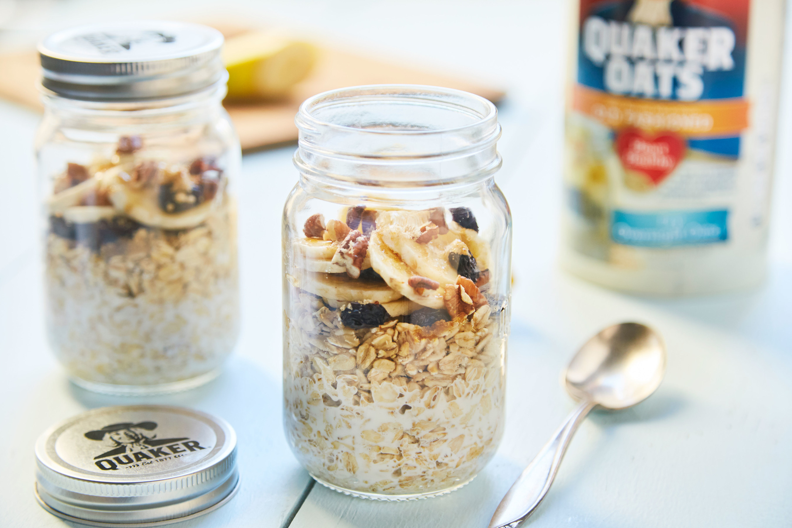Beginning Tuesday, Dec. 6, Chef'd will add three Quaker Overnight Oats meals to its meal-kit marketplace, making it one of the only major meal delivery services to offer breakfast. At $10 for a double serving, consumers will be able to choose between Blueberry Honey, Strawberry Blueberry Maple Syrup or Dried Cherry Banana Pecan & Brown Sugar Overnight Oats meals - all featuring Quaker Old Fashioned Oats.