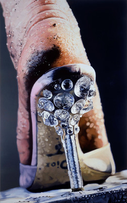 Strut, 2004-2005, by Marilyn Minter (American, b. 1948). Enamel on metal. Collection SFMOMA, Accessions Committee Fund purchase: gift of Johanna and Thomas Baruch, Charles J. Betlach II, Shawn and Brook Byers, Nancy and Steven Oliver, and Prentice and Paul Sack, 2005.187. Courtesy of the artist, SFMOMA and Salon 94, New York.