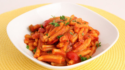ConAgra Foods brands including Hunt's(R) tomatoes, Alexia(R) Foods and Reddi-wip(R) are offering Valentine's Day meal ideas through partnerships with Internet cooking show host Laura Vitale ("Laura in the Kitchen") and grocery delivery service Instacart. Pasta with Pancetta and Cherry Peppers, created on behalf of Hunt's(R) tomatoes and one of Vitale's childhood favorites, is a delicious, simple dish that requires only a handful of ingredients. Couples are encouraged to post a picture of their Valentine's Day meal at home using #VDayIn. Additional recipes and inspiration for a romantic Valentine's Day from ConAgra Foods brands can be found at www.forkful.com.