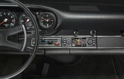 Porsche Classic introduces a new navigation radio for classic sports cars