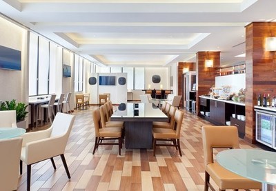 lounge club miami airport marriott traveler debuts sophisticated exclusive today