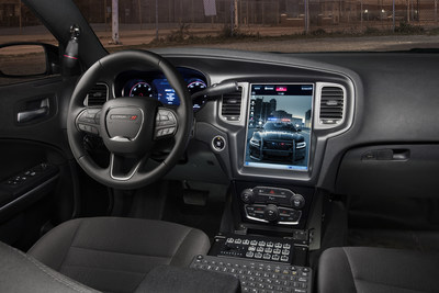 New 12.1-in. Touchscreen Combines Police PCs and Uconnect Technology on 2016 Dodge Charger Pursuit