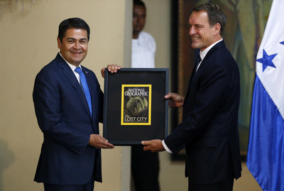 President Juan Orlando Hernandez of Hernandez welcomed John Francis of National Geographic to the presidential palace as part of a special report regarding Ciudad Blanca.