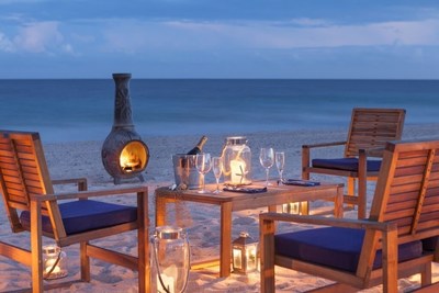 Make a reservation for a private barefoot dining experience at Fort Lauderdale Marriott Harbor Beach Resort & Spa and enjoy fresh seafood, delectable pairings and unmatched ocean views. For information, visit www.marriott.com/FLLSB or call 1-954-525-4000.