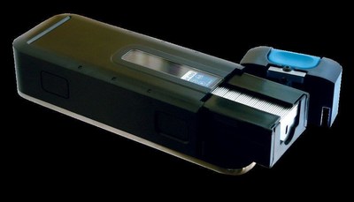 GEM RUNNER™, the only reloadable pop-up blade dispenser on the market, holds 100/90-count .009