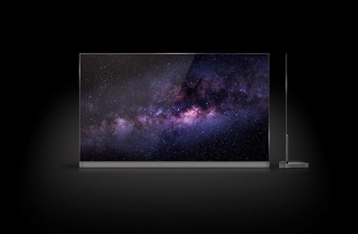 For the first time, LG will offer a consumer preview of its flagship OLED TV through a display showcase at select retail stores throughout the country, and make it available for pre-sale both in store and online prior to its launch.The 65-inch class LG SIGNATURE OLED TV (model OLED65G6P) is now available for pre-order at $7,999.99 with initial shipments planned for late next month.