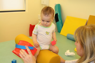 ELEPAP Infant Physical Therapy - Functional balance in sitting position