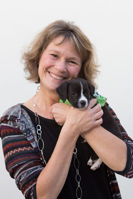 The Petco Foundation's Susanne Kogut receives Pet Age 