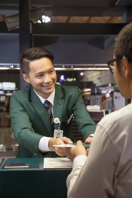 After a satisfaction survey of 19 million travelers, SKYTRAX has rated EVA Air among the "World's Top 10 Airlines of 2016." EVA ranks number one as "Best Trans-Pacific Airline" and "Best Business Class Comfort Amenities."