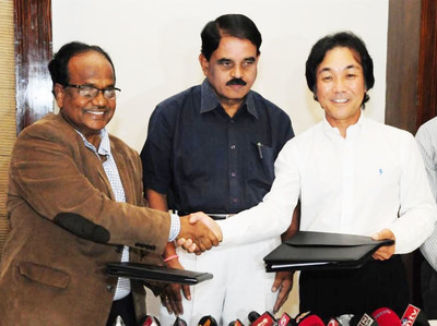 MoU signing ceremony between the State of Andhra Pradesh (India) and Kii Corporation. Signed in presence of the IT Minister of the State of Andhra Pradesh on July 20th. Seen in the picture - from left to right: (1) Mr. J.A. Chowdary, Special Chief Secretary to the Chief Minister of Andhra Pradesh (2) Mr. Raghunatha Reddy, Information Technology & Communications Minister for Andhra Pradesh (3) Mr. Masanari Arai, CEO & Co-Founder of Kii Corporation.
