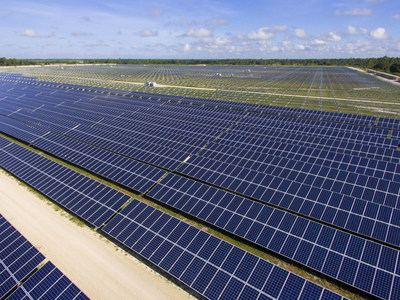 Halfway to one million solar panels at FPL's three new universal-scale solar plants! Construction continues here at the FPL Babcock Ranch Solar Energy Center in Charlotte County, Fla.