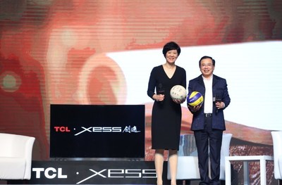 China women's national volleyball team head coach "Jenny" Lang Ping and TCL Corporation chairman and CEO Li Dongsheng jointly announce the release of the XESS lineup of TV products