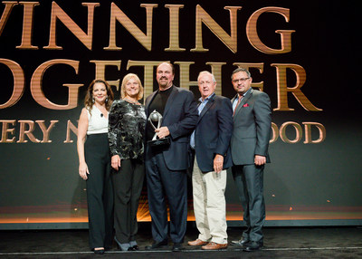 For the second year in a row, Applebee's recognizes Harry Rose of The Rose Group as The Abe Gustin Franchisee of the Year Award winner in Beverly Hills on Sept. 29; pictured left to right: Julia Stewart, President, Applebee's; Bonnie Lippincott, Chief Operations Officer, The Rose Group; Jeff Warden, President and CEO, The Rose Group; Harry Rose, Chairman, The Rose Group; Sanjiv Razdan, SVP of Operations, Applebee's.
