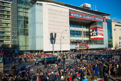 President Barack Obama's motorcade passes by the Newseum on Inauguration Day in 2013.
