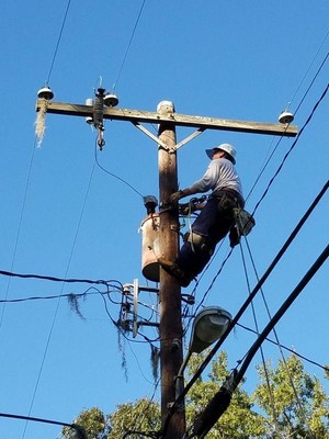 Georgia Power lineman James Laird working to restore power following Hurricane Matthew. Laird, a veteran of the Marine Corps and National Guard, is one of more than 1,600 military veterans employed by the company.