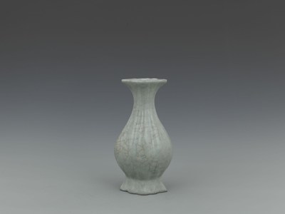 A Celadon Glazed Icy Crackle Bamboo Necked Bottle Vase (Lot Number 1618)