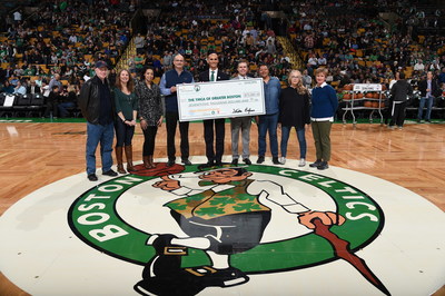 Sun Life and Boston Celtics present YMCA of Greater Boston with $75,000 for its Diabetes Prevention Program at TD Garden Center Court, closing 3rd annual #SunLifeDunk4Diabetes campaign. Holding check (L to R): Kevin Krzeminski, SVP, Sun Life Financial; James Morton, CEO, YMCA of Greater Boston; Ted Dalton, SVP, Boston Celtics; Others: Students of YMCA's Diabetes Prevention Program.
