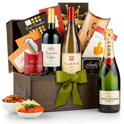GiftBasketsOverseas.com specializes in sending gourmet gifts to more than 200 countries